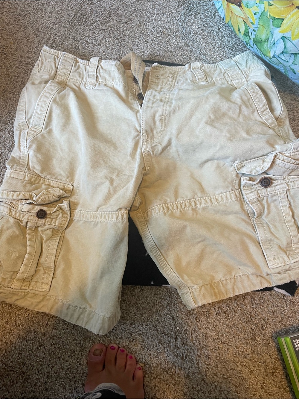 Abercrombie & Fitch Tan Cargo Shorts - Utility Pocket Style read  details